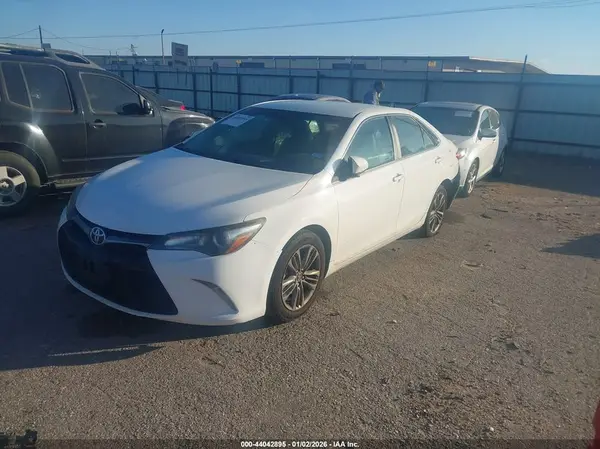 4T1BF1FKXGU257459 2016 TOYOTA CAMRY - Image 2