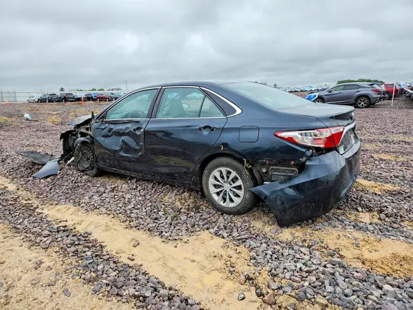 4T1BF1FKXGU257638 2016 TOYOTA CAMRY - Image 2