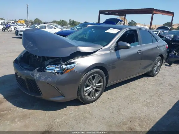 4T1BF1FKXGU259633 2016 TOYOTA CAMRY - Image 2