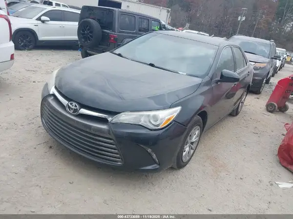 4T1BF1FKXGU260863 2016 TOYOTA CAMRY - Image 2