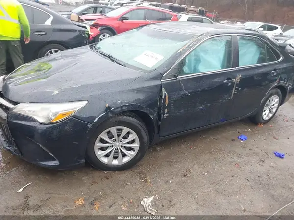 4T1BF1FKXGU260913 2016 TOYOTA CAMRY - Image 2