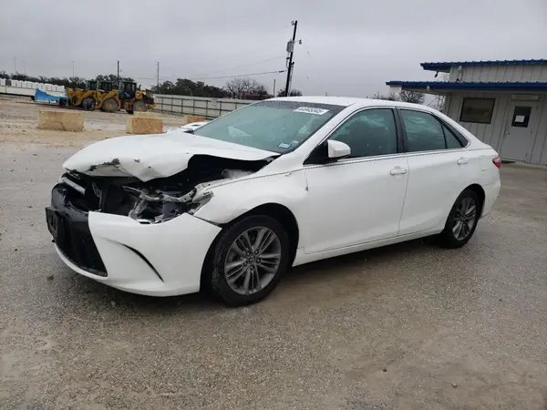 4T1BF1FKXGU261396 2016 TOYOTA CAMRY - Image 1