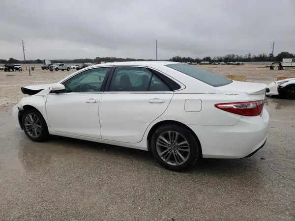 4T1BF1FKXGU261396 2016 TOYOTA CAMRY - Image 2