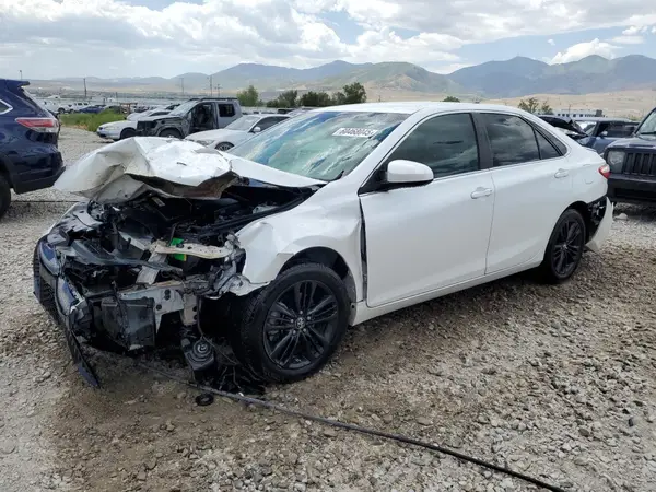 4T1BF1FKXGU265576 2016 TOYOTA CAMRY - Image 1
