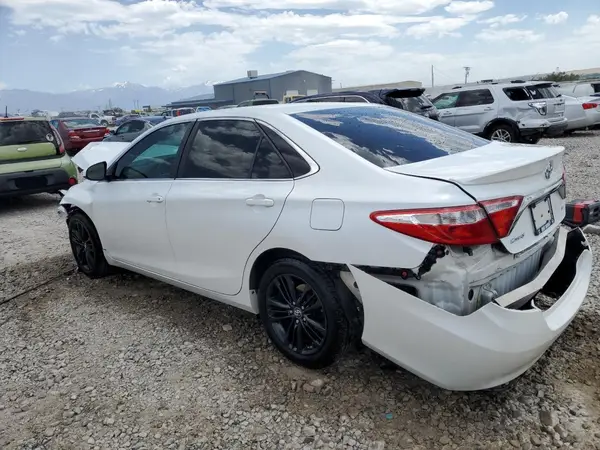 4T1BF1FKXGU265576 2016 TOYOTA CAMRY - Image 2