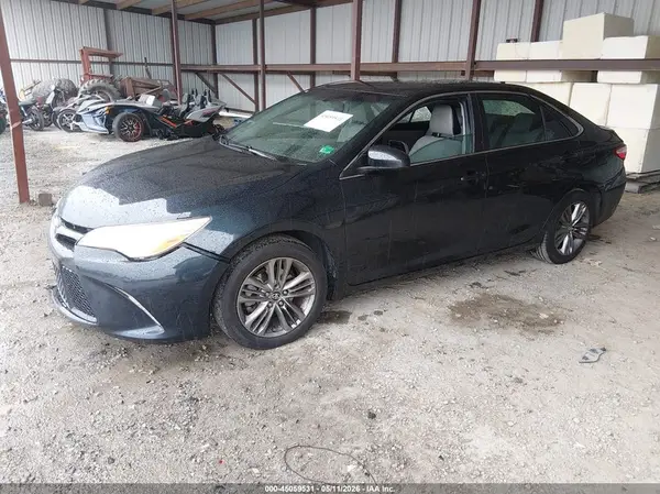 4T1BF1FKXGU501725 2016 TOYOTA CAMRY - Image 2