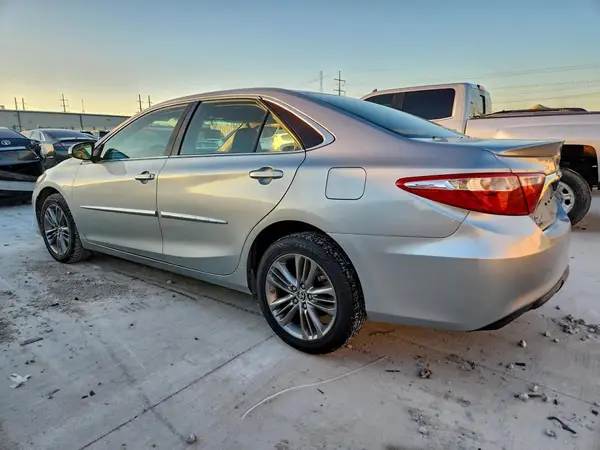 4T1BF1FKXGU502664 2016 TOYOTA CAMRY - Image 2