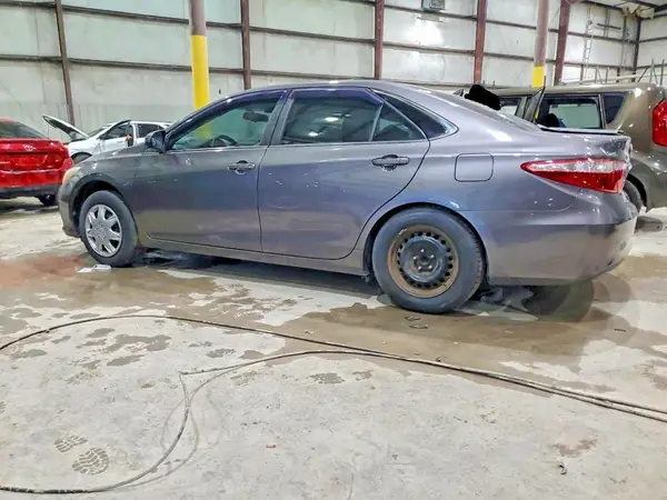 4T1BF1FKXGU503023 2016 TOYOTA CAMRY - Image 2