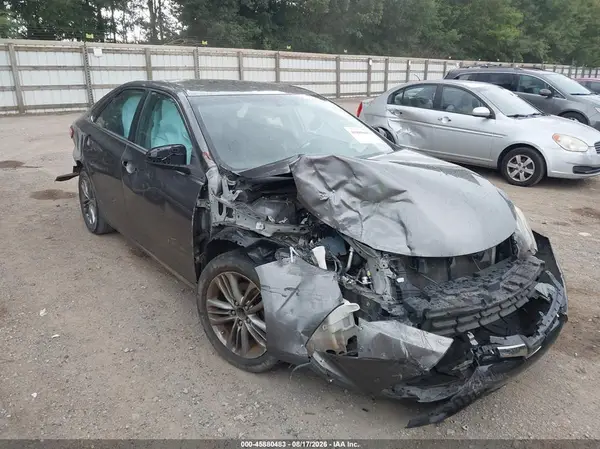 4T1BF1FKXGU503717 2016 TOYOTA CAMRY - Image 1