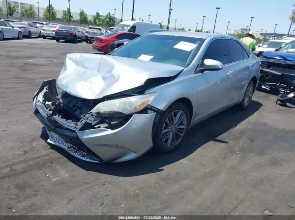 4T1BF1FKXGU504009 2016 TOYOTA CAMRY - Image 2