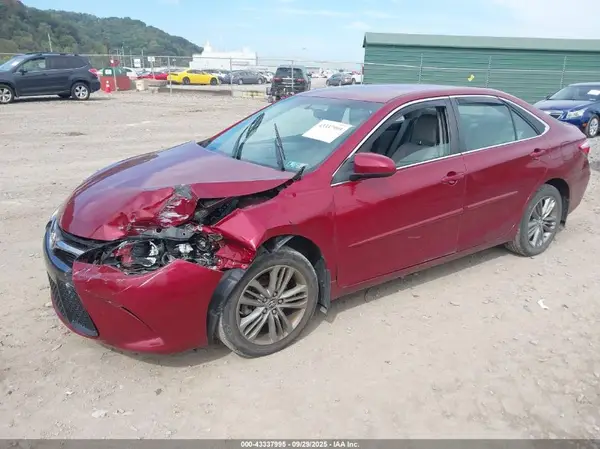 4T1BF1FKXGU513826 2016 TOYOTA CAMRY - Image 2