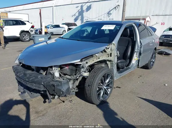 4T1BF1FKXGU518055 2016 TOYOTA CAMRY - Image 2