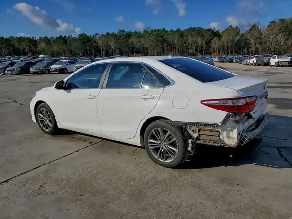 4T1BF1FKXGU518976 2016 TOYOTA CAMRY - Image 2