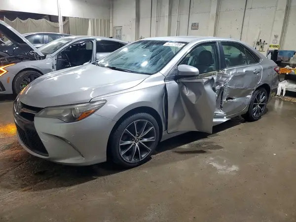 4T1BF1FKXGU519187 2016 TOYOTA CAMRY - Image 1