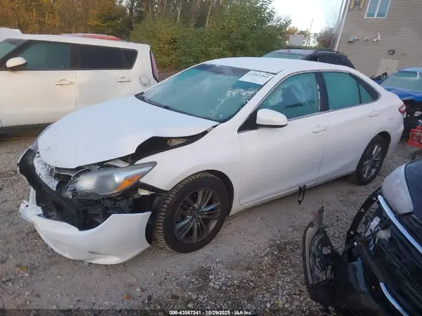 4T1BF1FKXGU522719 2016 TOYOTA CAMRY - Image 2