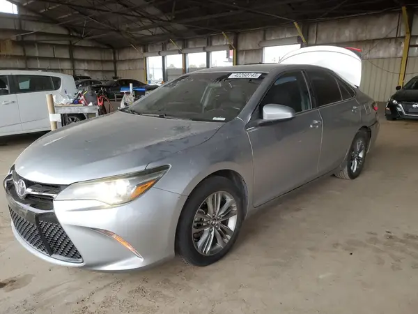 4T1BF1FKXGU526740 2016 TOYOTA CAMRY - Image 1