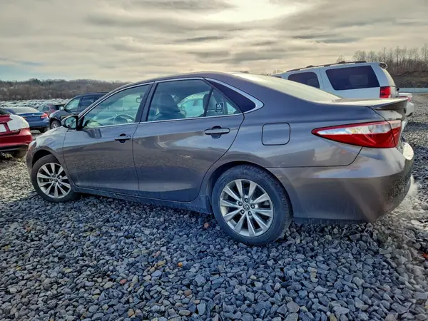 4T1BF1FKXGU526754 2016 TOYOTA CAMRY - Image 2