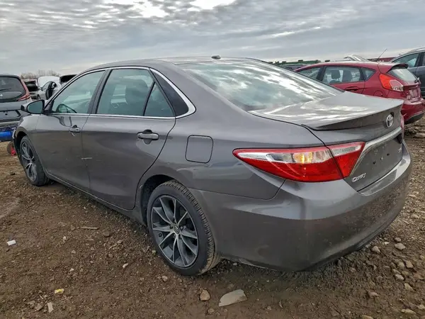 4T1BF1FKXGU530786 2016 TOYOTA CAMRY - Image 2
