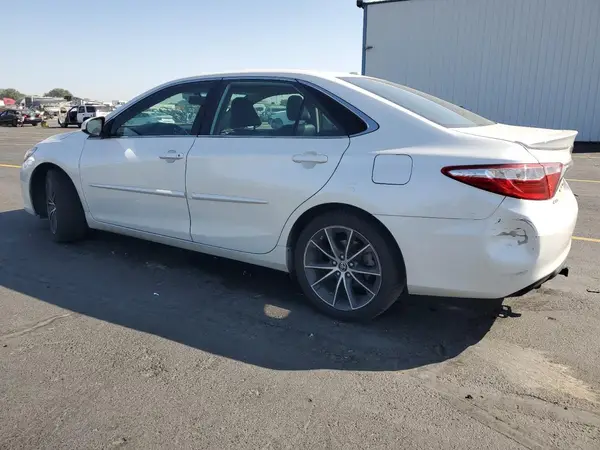 4T1BF1FKXGU531601 2016 TOYOTA CAMRY - Image 2