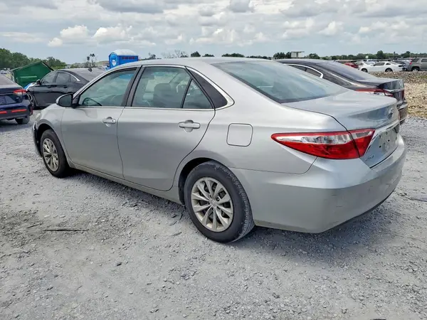 4T1BF1FKXGU536913 2016 TOYOTA CAMRY - Image 2
