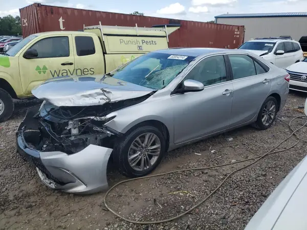 4T1BF1FKXGU537561 2016 TOYOTA CAMRY - Image 1