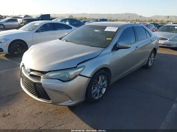 4T1BF1FKXGU537575 2016 TOYOTA CAMRY - Image 2