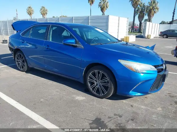 4T1BF1FKXGU541237 2016 TOYOTA CAMRY - Image 1