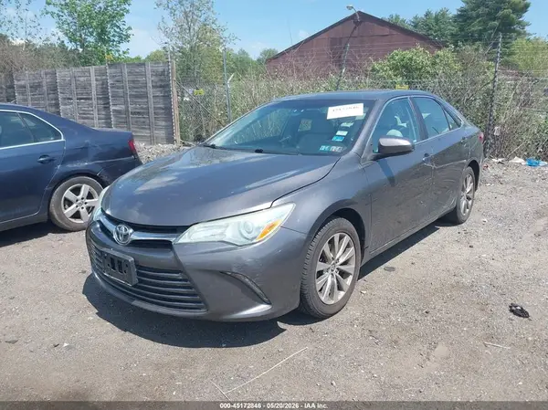 4T1BF1FKXGU543134 2016 TOYOTA CAMRY - Image 2