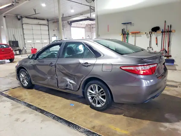 4T1BF1FKXGU544185 2016 TOYOTA CAMRY - Image 2