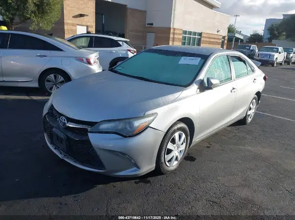 4T1BF1FKXGU547085 2016 TOYOTA CAMRY - Image 2