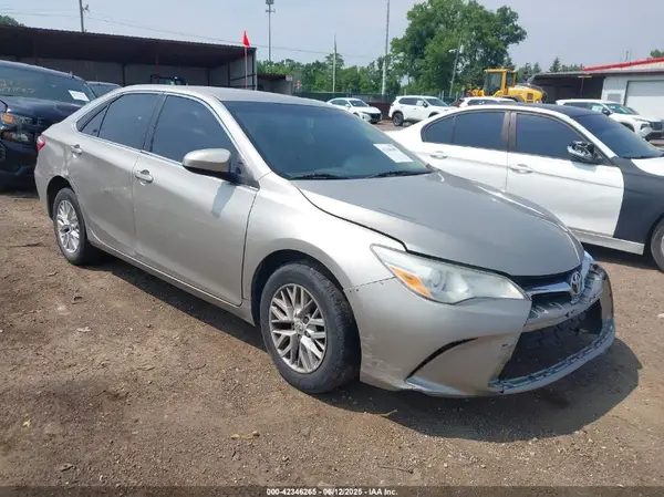 4T1BF1FKXGU550049 2016 TOYOTA CAMRY - Image 1