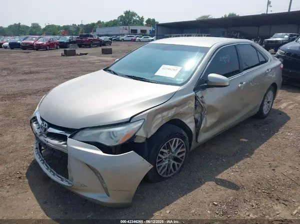 4T1BF1FKXGU550049 2016 TOYOTA CAMRY - Image 2
