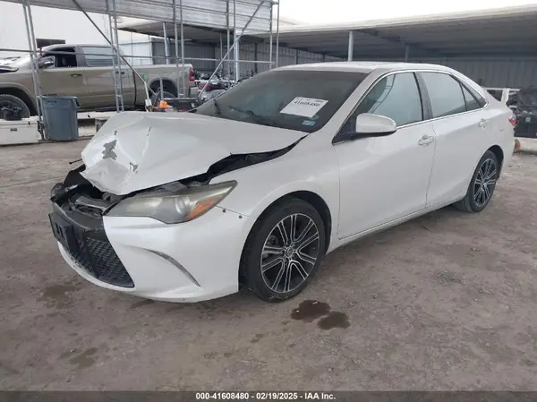 4T1BF1FKXGU552402 2016 TOYOTA CAMRY - Image 2