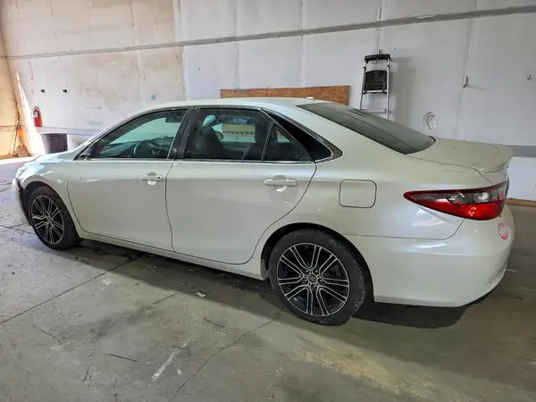 4T1BF1FKXGU554683 2016 TOYOTA CAMRY - Image 2