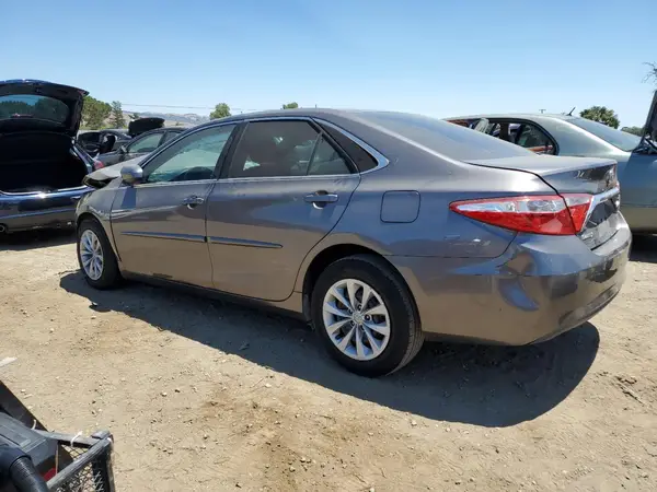 4T1BF1FKXGU555848 2016 TOYOTA CAMRY - Image 2