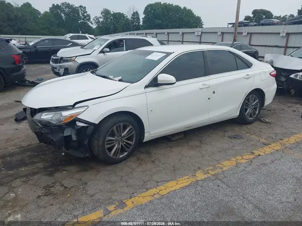 4T1BF1FKXGU556627 2016 TOYOTA CAMRY - Image 2