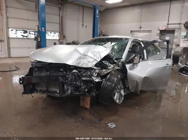 4T1BF1FKXGU556692 2016 TOYOTA CAMRY - Image 2