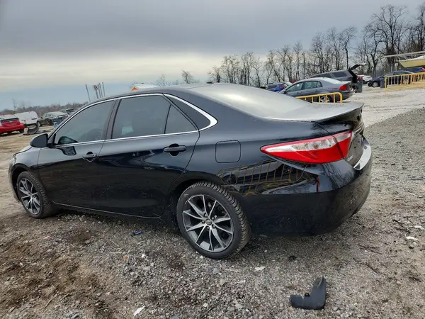 4T1BF1FKXGU556823 2016 TOYOTA CAMRY - Image 2
