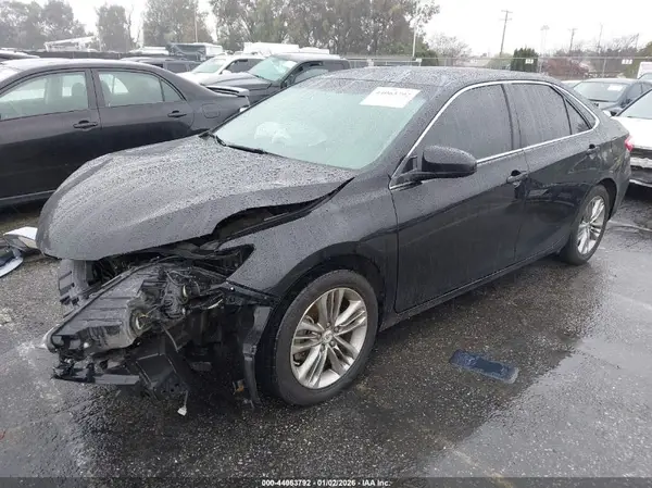 4T1BF1FKXGU558040 2016 TOYOTA CAMRY - Image 2