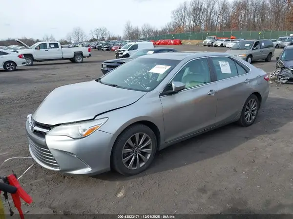 4T1BF1FKXGU558135 2016 TOYOTA CAMRY - Image 2