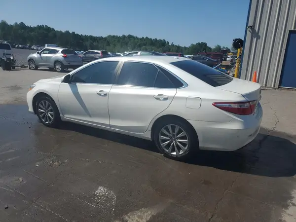 4T1BF1FKXGU558331 2016 TOYOTA CAMRY - Image 2