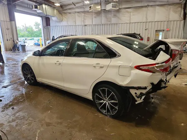4T1BF1FKXGU561911 2016 TOYOTA CAMRY - Image 2