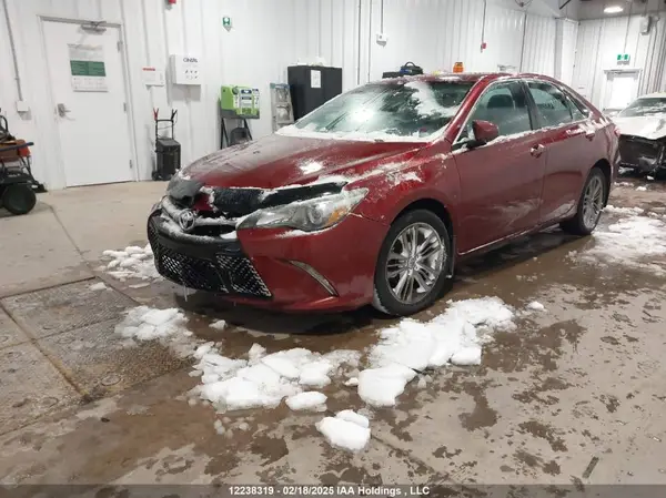 4T1BF1FKXGU562119 2016 TOYOTA CAMRY - Image 2