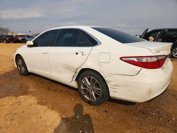4T1BF1FKXGU563576 2016 TOYOTA CAMRY - Image 2