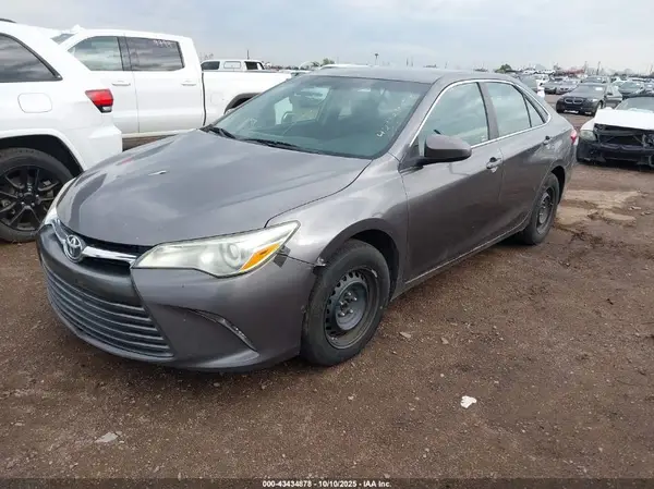 4T1BF1FKXGU564341 2016 TOYOTA CAMRY - Image 2
