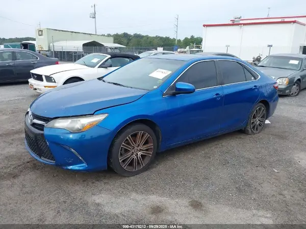 4T1BF1FKXGU565215 2016 TOYOTA CAMRY - Image 2