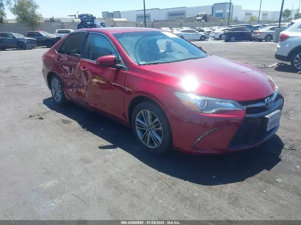 4T1BF1FKXGU565246 2016 TOYOTA CAMRY - Image 1