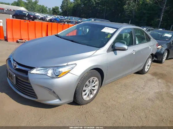 4T1BF1FKXGU565358 2016 TOYOTA CAMRY - Image 2