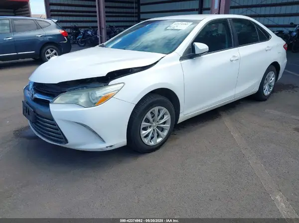4T1BF1FKXGU565487 2016 TOYOTA CAMRY - Image 2