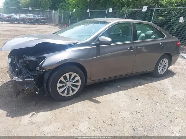 4T1BF1FKXGU567692 2016 TOYOTA CAMRY - Image 2